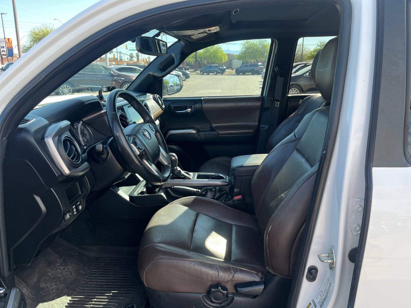 Used 2017 Toyota Tacoma Limited image 14