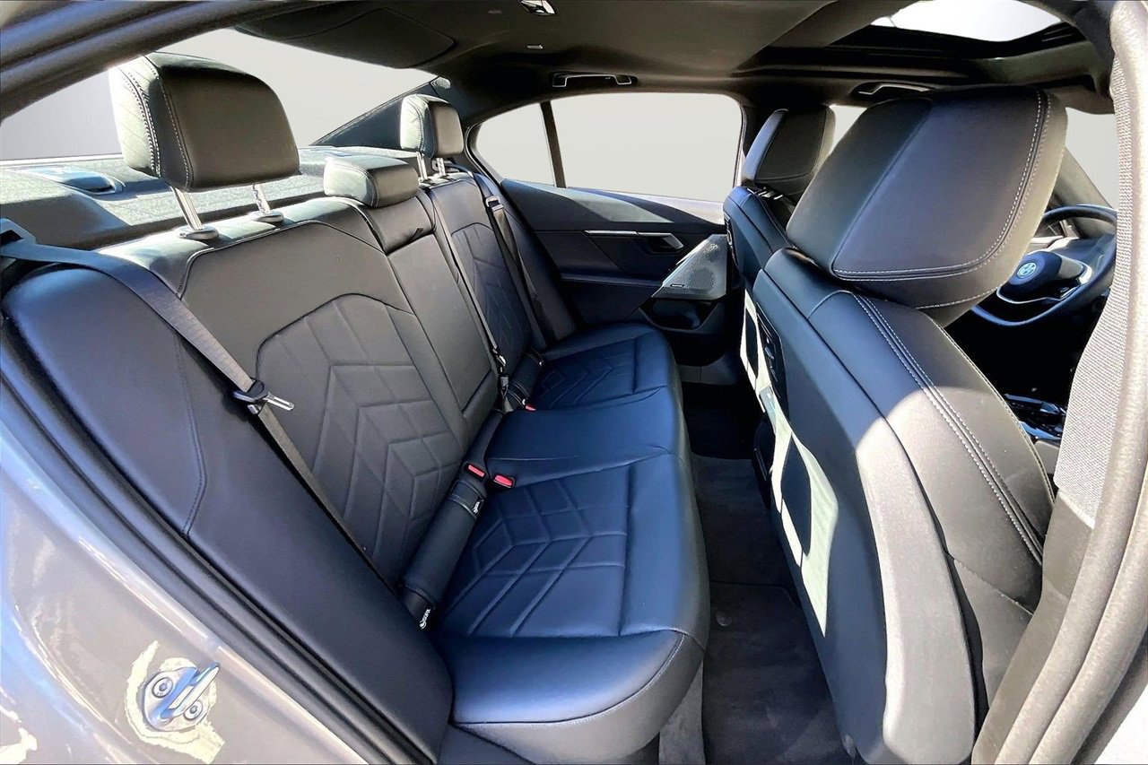 Used 2024 BMW 530i w/ Premium Package image 25