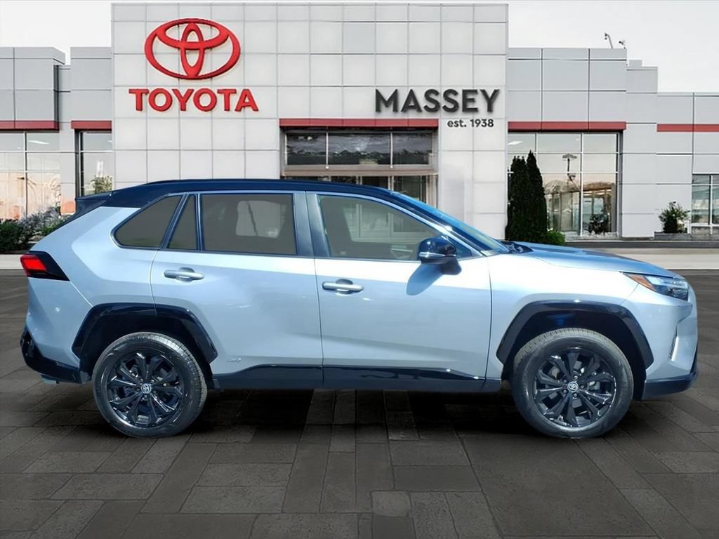 Used 2023 Toyota RAV4 XSE AWD/4WD image 2