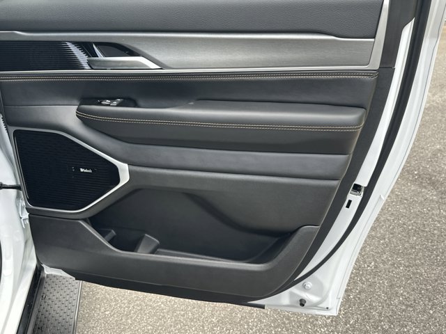 New 2026 Jeep Grand Wagoneer L 4WD image 16