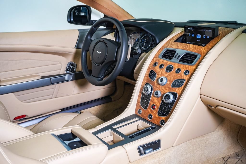 Used 2016 Aston Martin DB9 GT RWD image 18