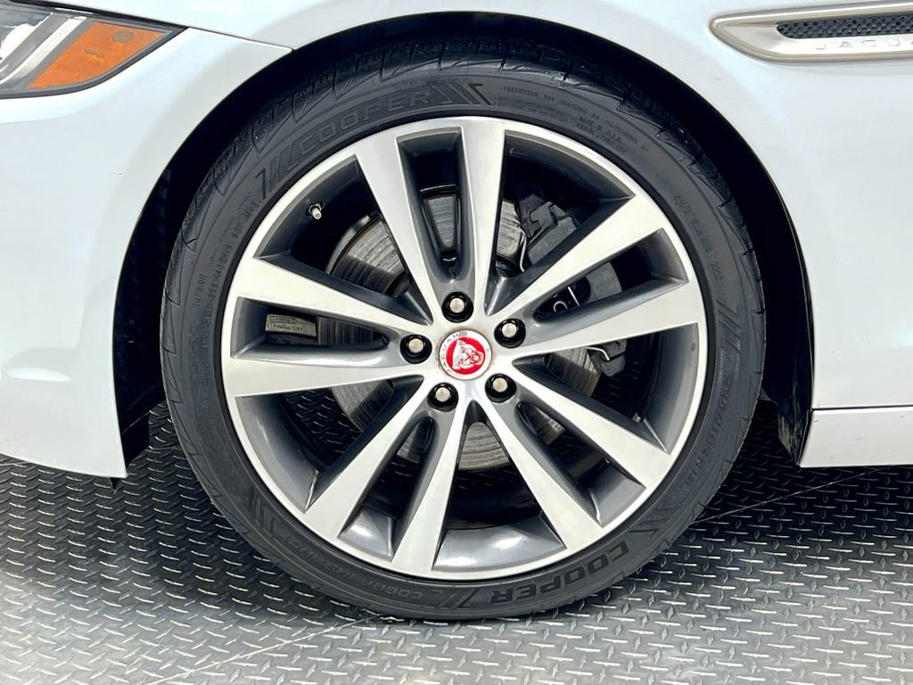 Used 2020 Jaguar XE S RWD image 35