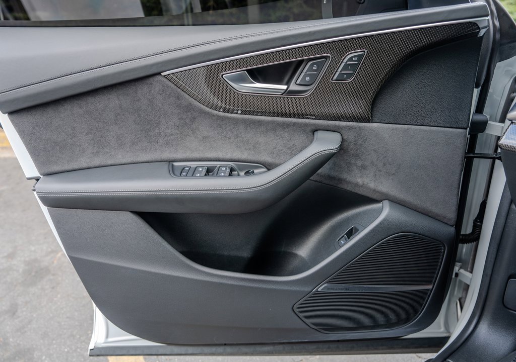 Used 2023 Audi SQ8 Prestige image 16