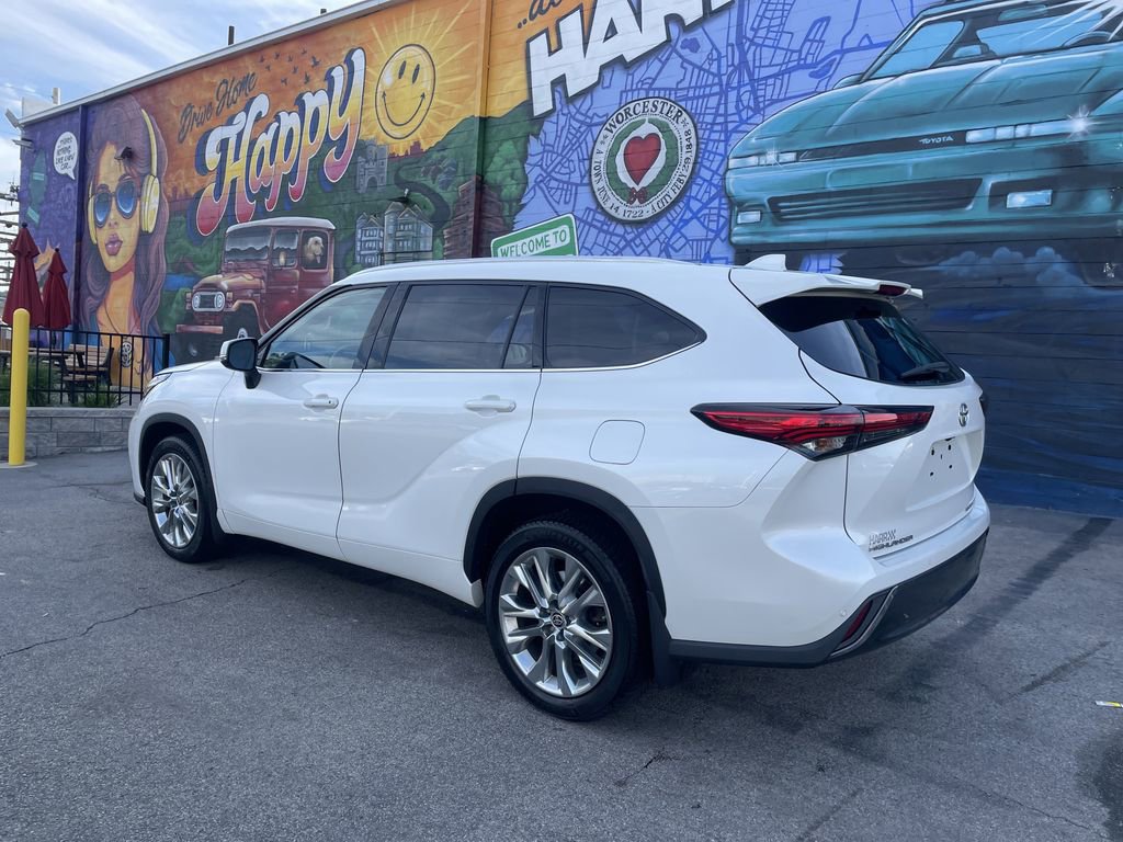 Used 2020 Toyota Highlander Limited AWD/4WD image 3