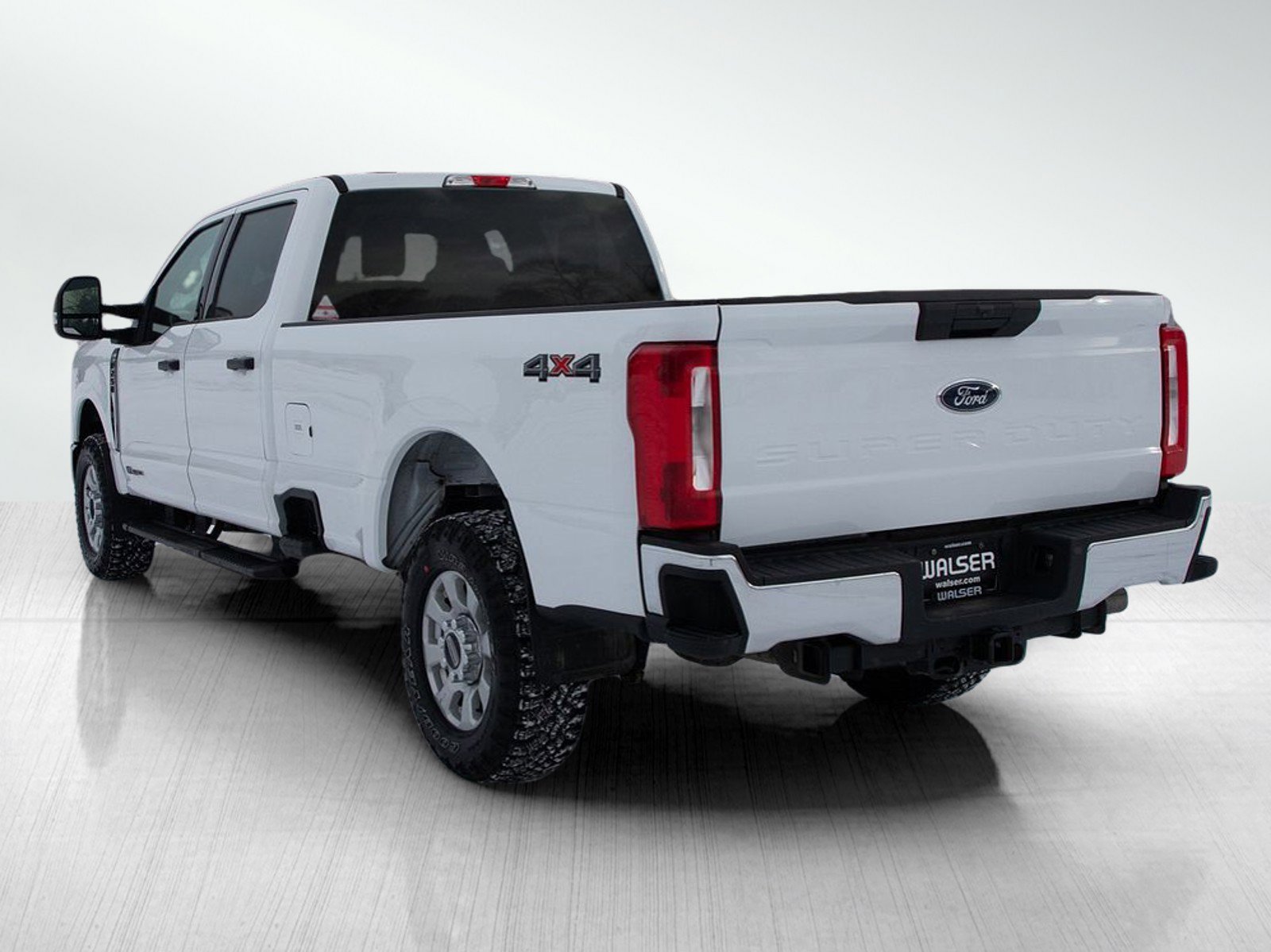 Used 2023 Ford F250 XLT AWD/4WD image 3