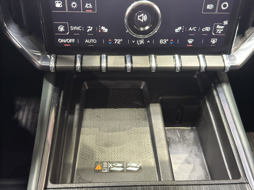 Used 2025 GMC Acadia AT4 w/ Luxury Package image 32