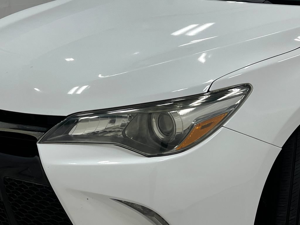 Used 2016 Toyota Camry SE FWD image 32
