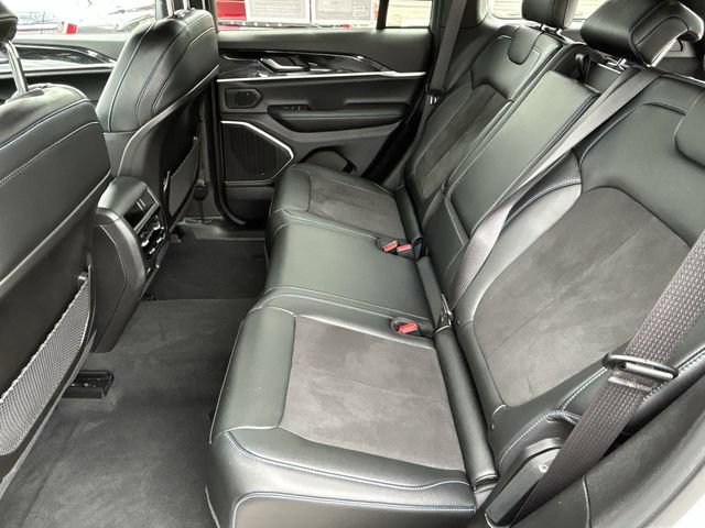 Used 2022 Jeep Grand Cherokee Trailhawk AWD/4WD image 16
