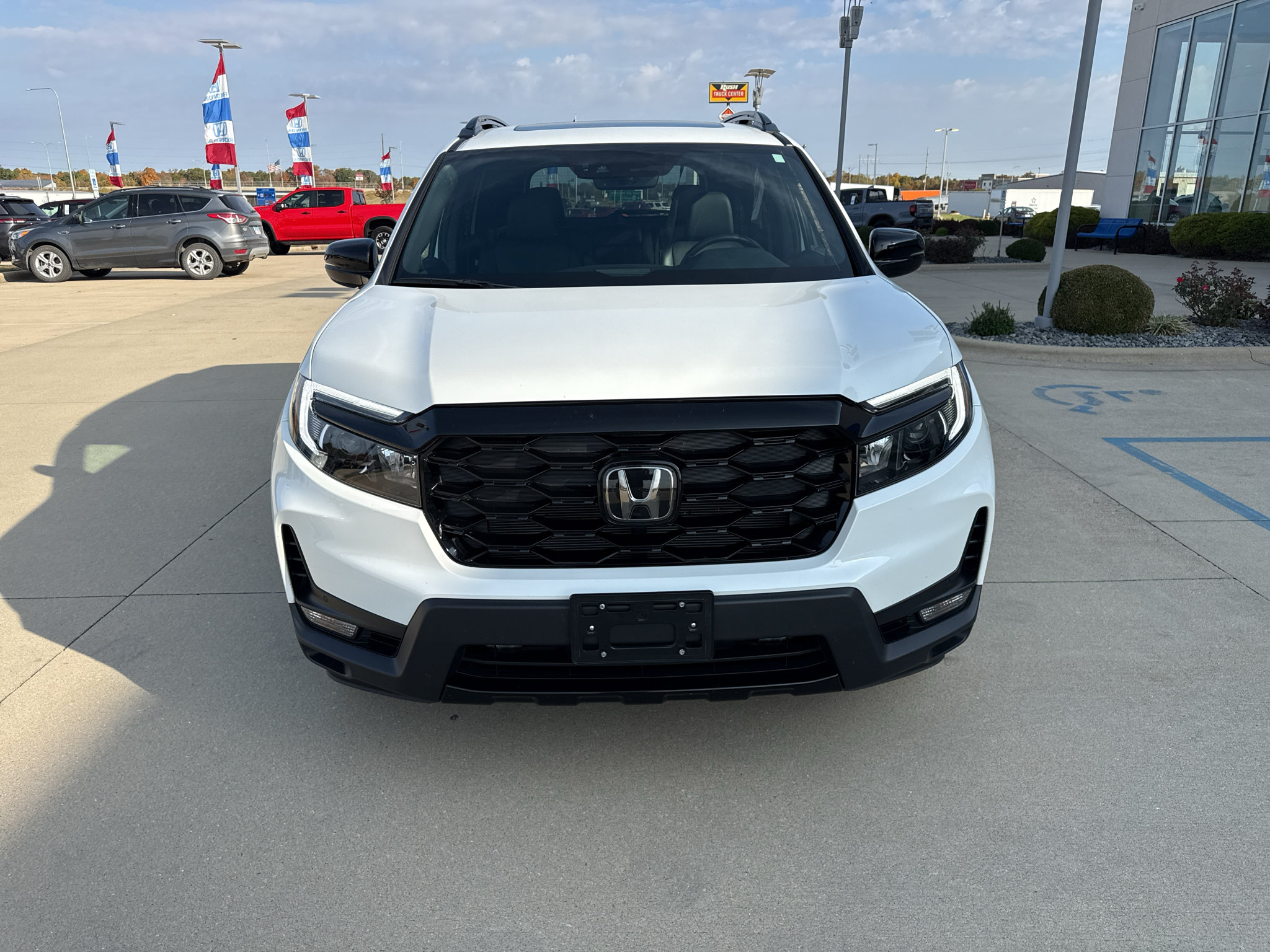 Used 2022 Honda Passport Elite image 2