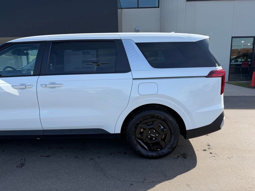 New 2026 Kia Carnival LX FWD image 9