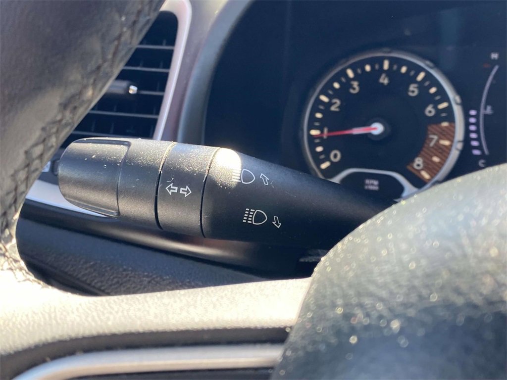 Used 2020 Jeep Renegade Latitude image 32