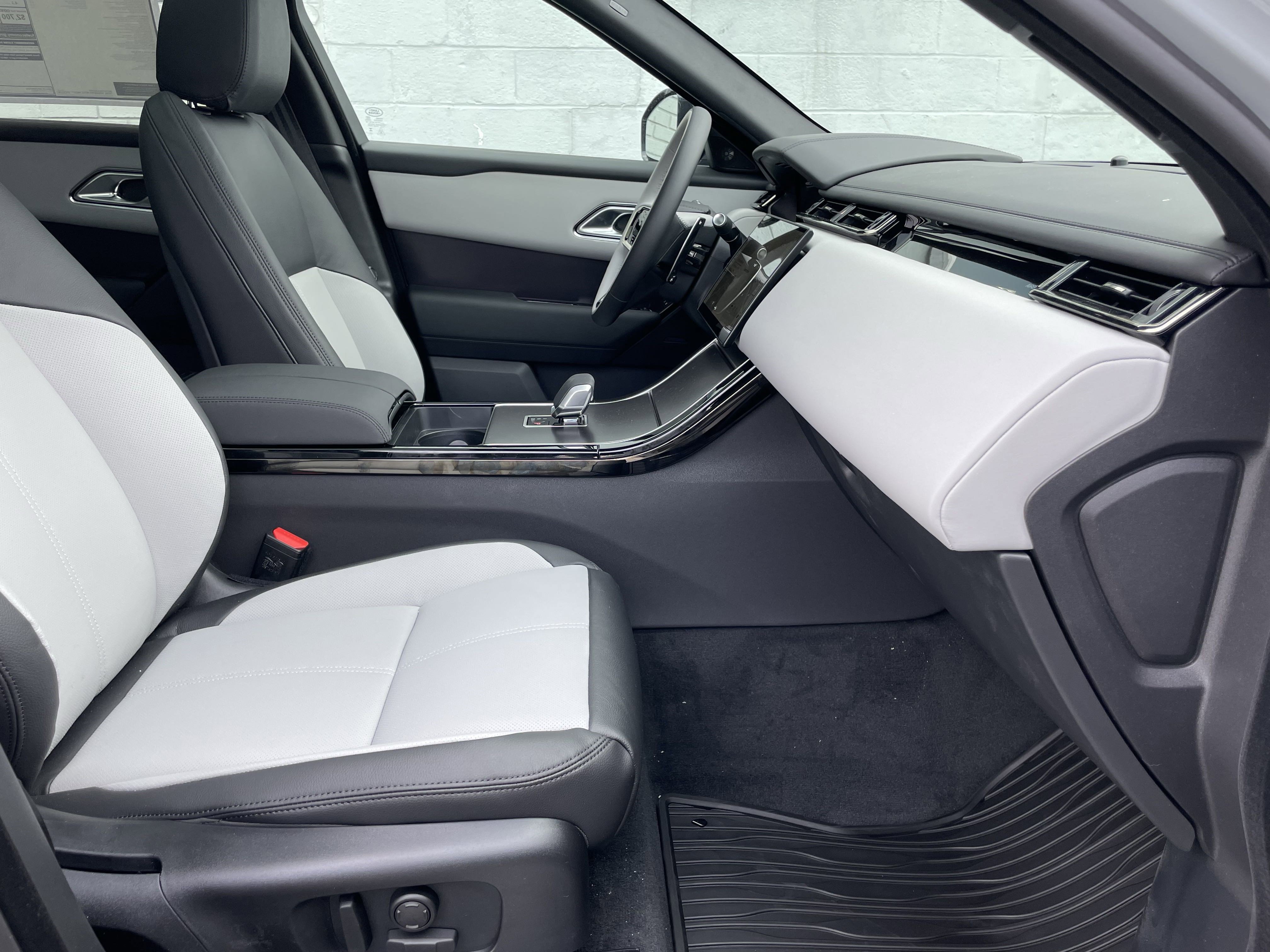 New 2026 Land Rover Range Rover Velar Dynamic SE image 15
