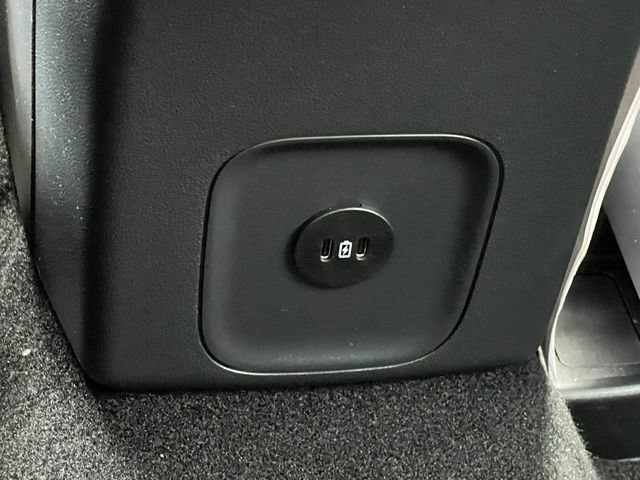 New 2025 Ford Escape SE w/ PHEV Premium Package FWD image 36