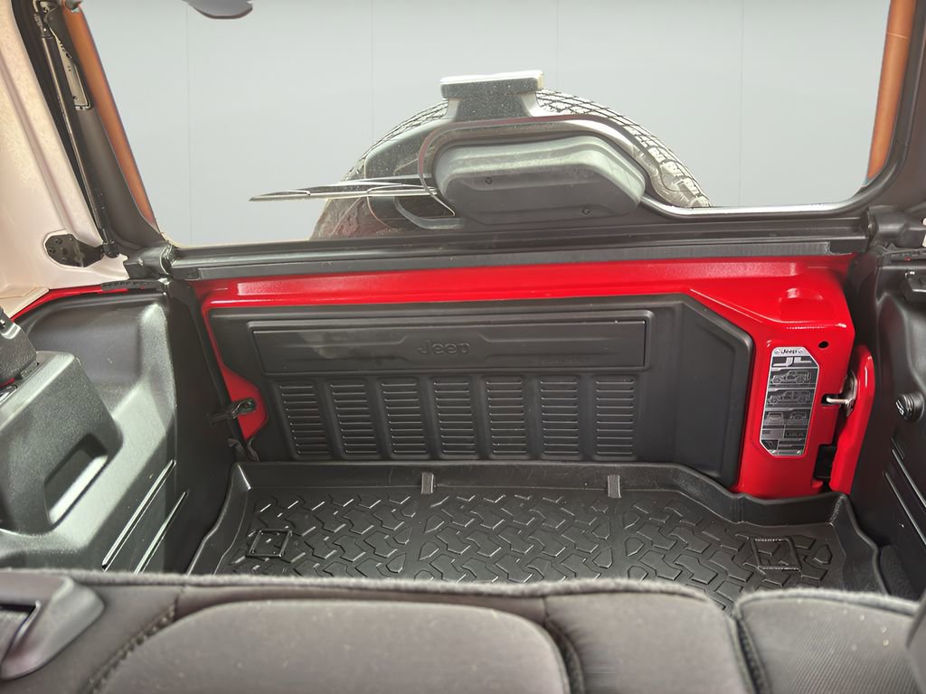 Used 2021 Jeep Wrangler Unlimited Sahara image 29
