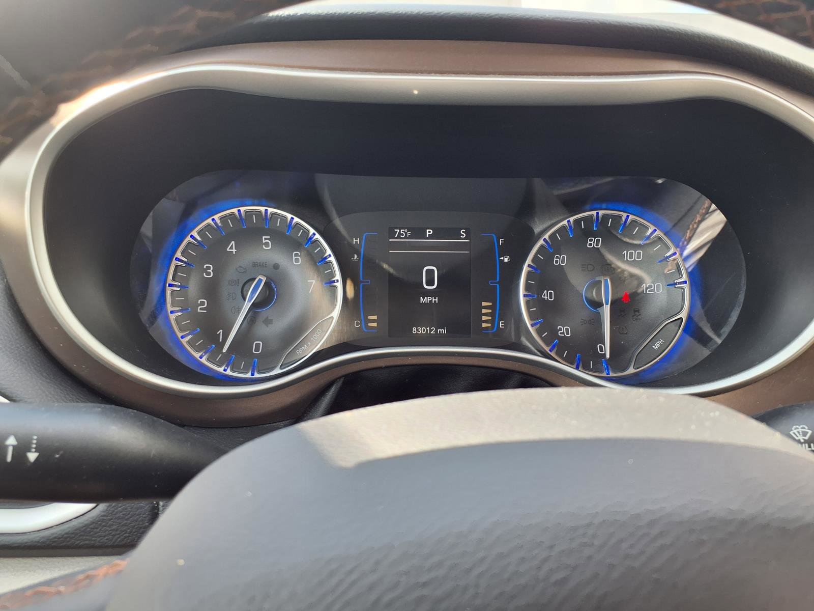 Used 2018 Chrysler Pacifica Touring-L image 14