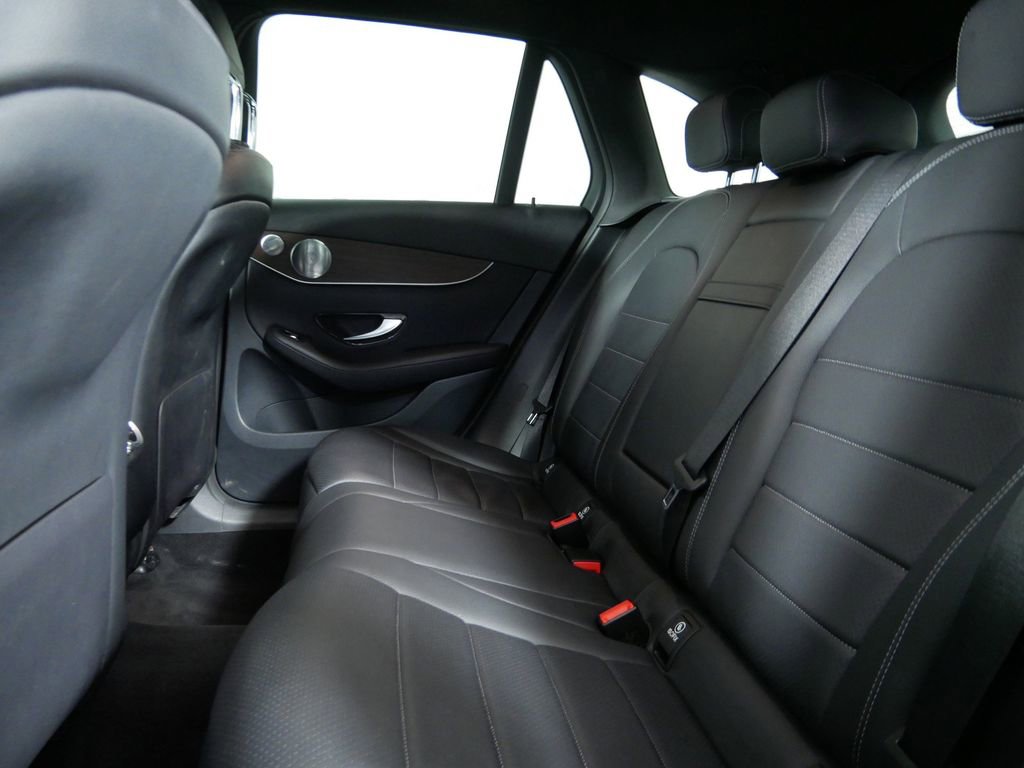 Used 2020 Mercedes-Benz GLC 300 4MATIC image 16