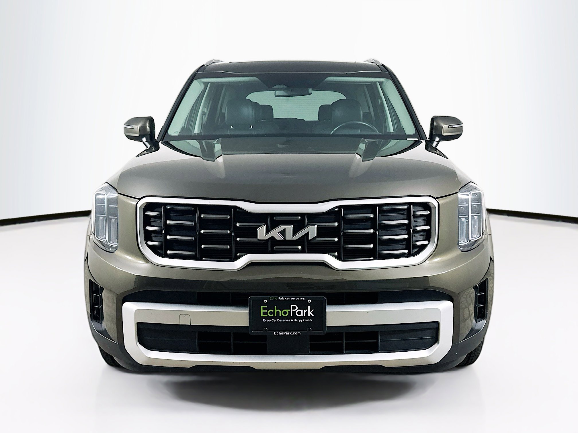 Used 2025 Kia Telluride S FWD image 2