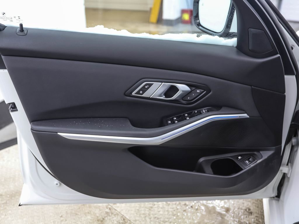 Used 2021 BMW 330e xDrive w/ Convenience Package image 9