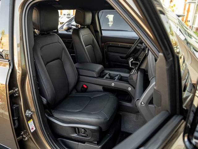 New 2026 Land Rover Defender 110 X-Dynamic SE AWD/4WD image 31