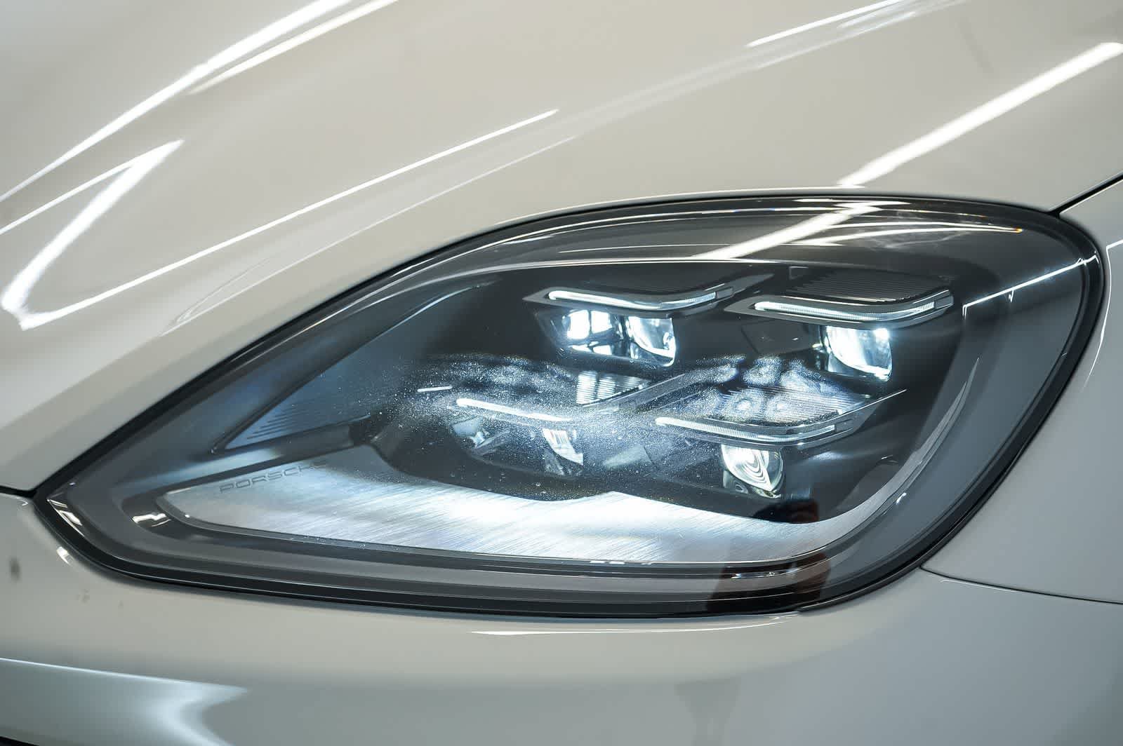 New 2026 Porsche Cayenne Coupe AWD/4WD image 15