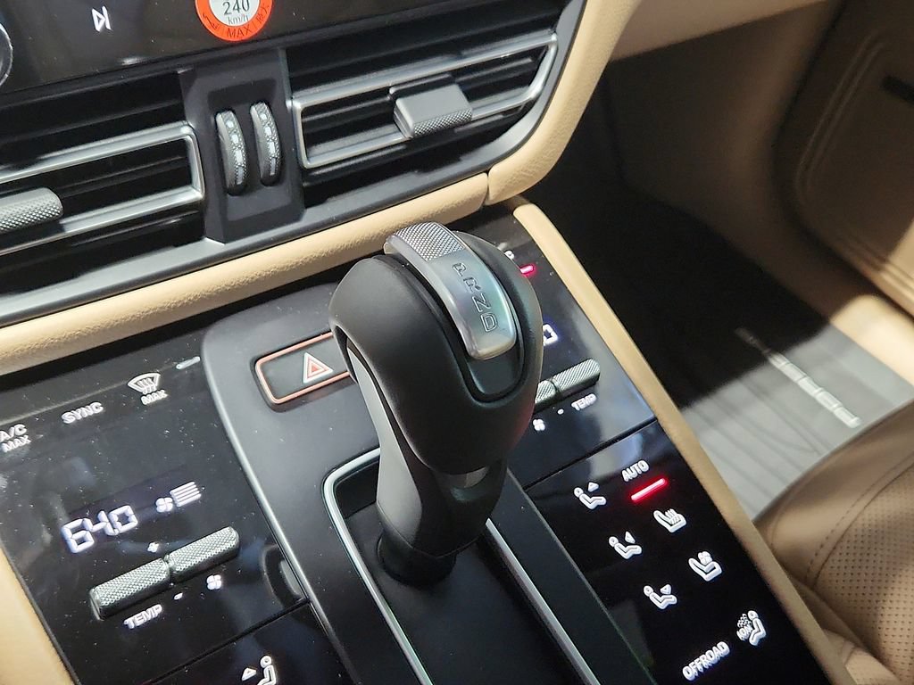 New 2026 Porsche Macan AWD/4WD image 15