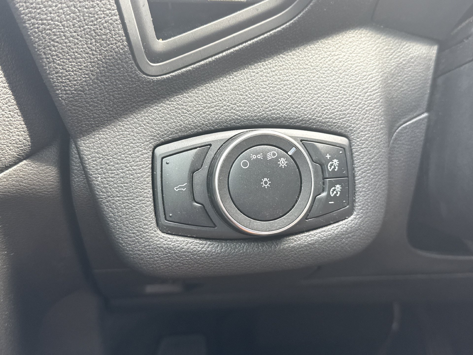 Used 2017 Ford Escape S FWD image 13