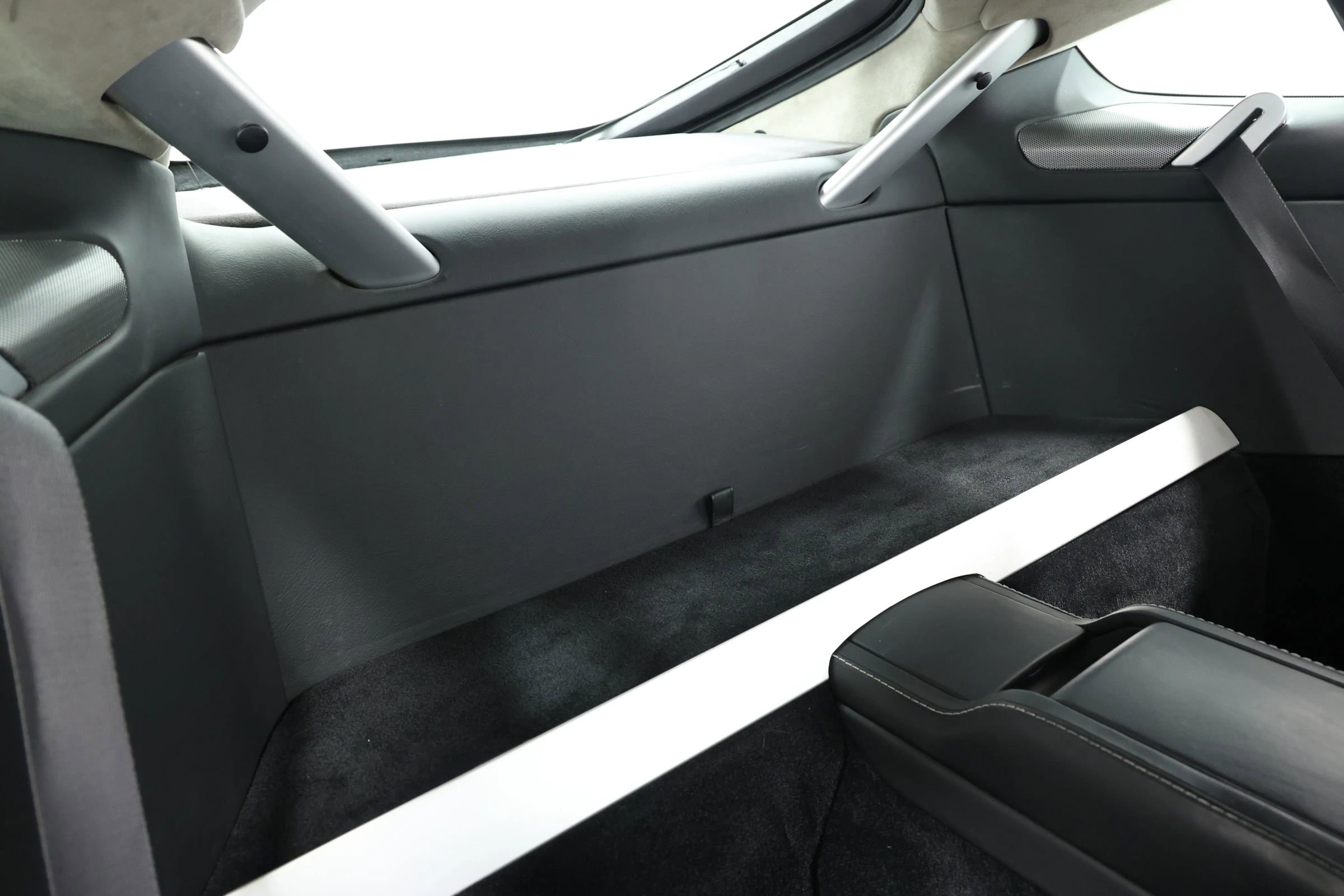 Used 2011 Aston Martin V8 Vantage Coupe image 55