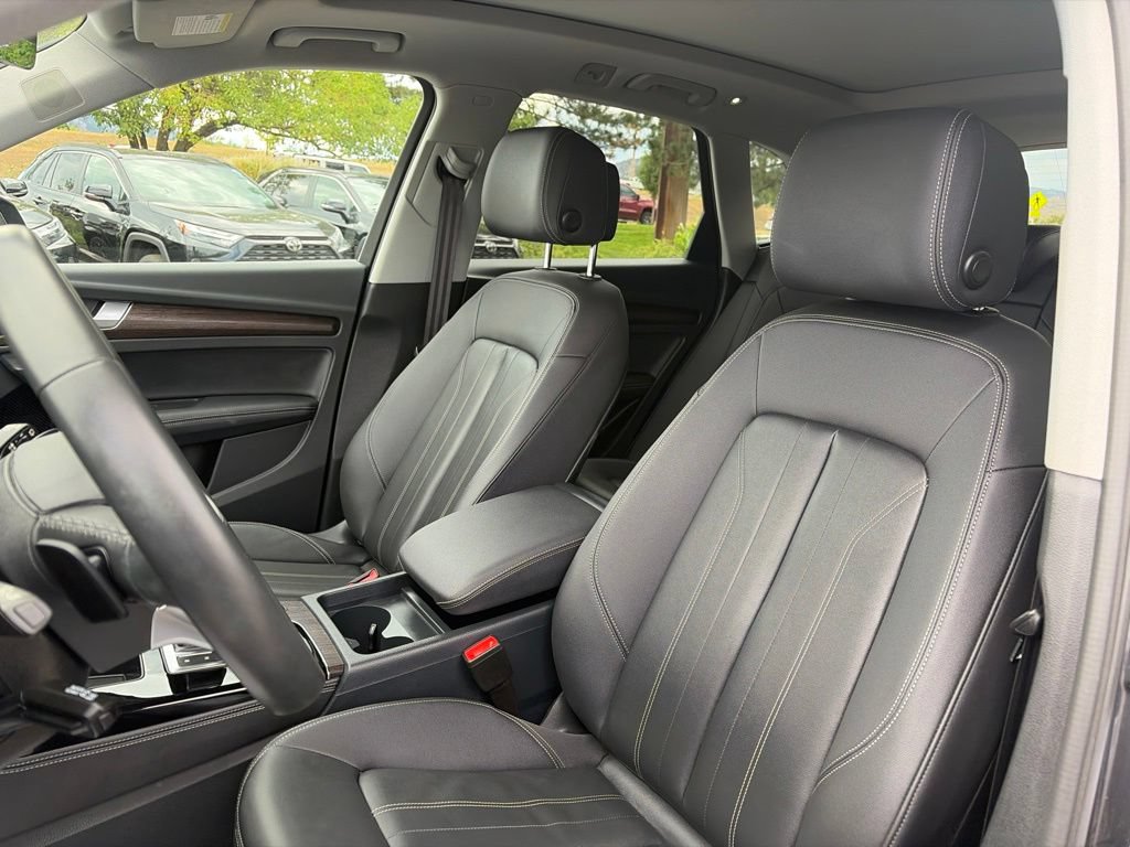 Used 2025 Audi Q5 2.0T Premium Plus w/ Premium Plus Package AWD/4WD image 25