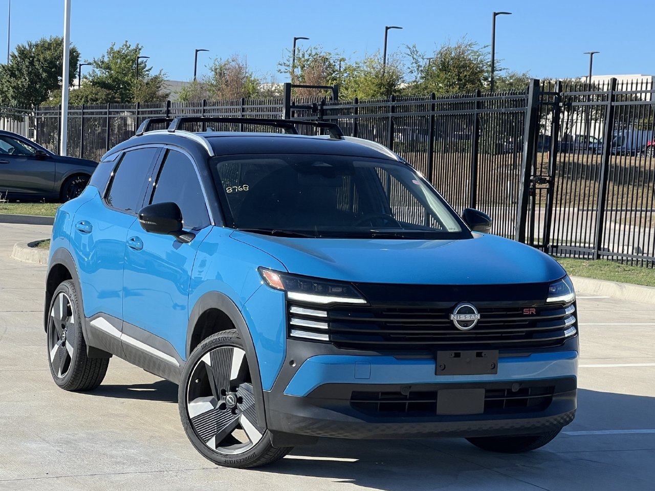 Used 2025 Nissan Kicks SR FWD image 2