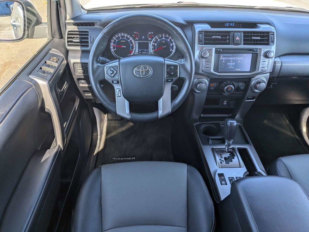 Used 2017 Toyota 4Runner SR5 Premium RWD image 16