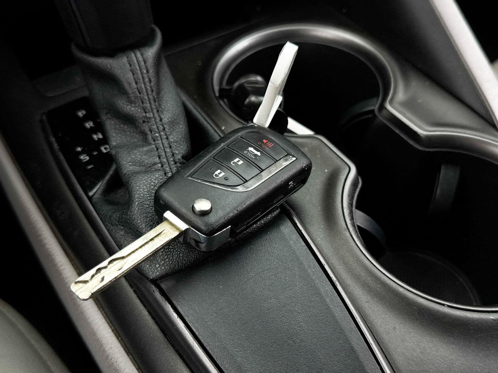 Used 2021 Toyota Camry SE FWD image 34