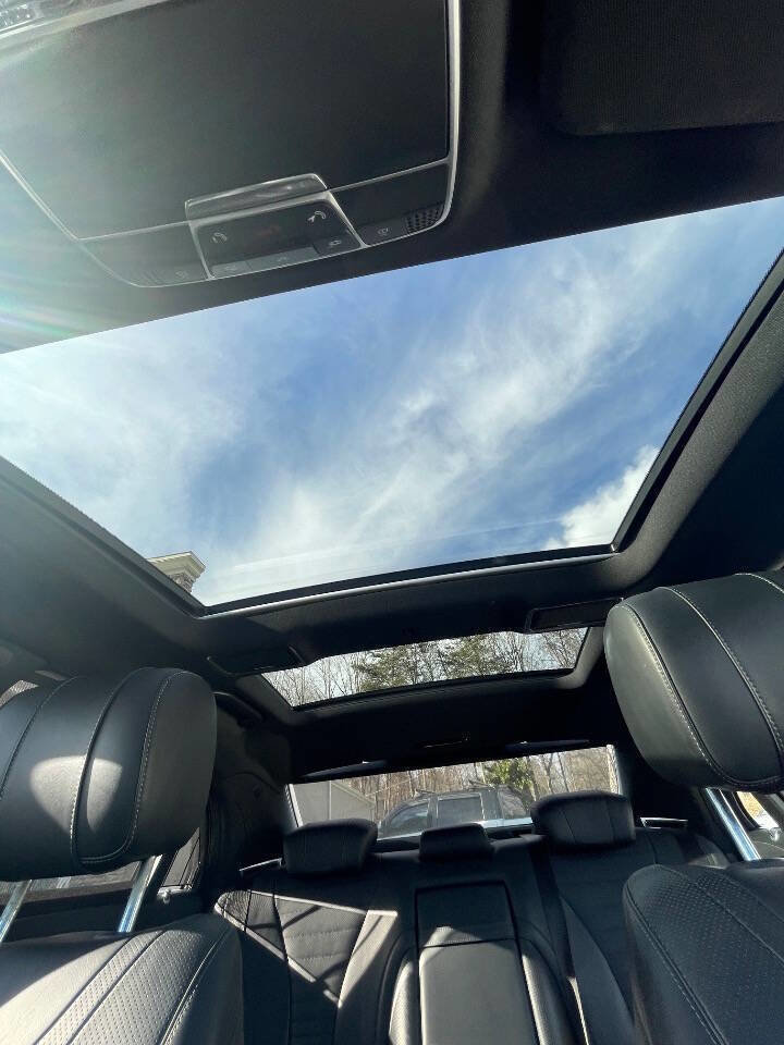 Used 2015 Mercedes-Benz S 550 Sedan image 35
