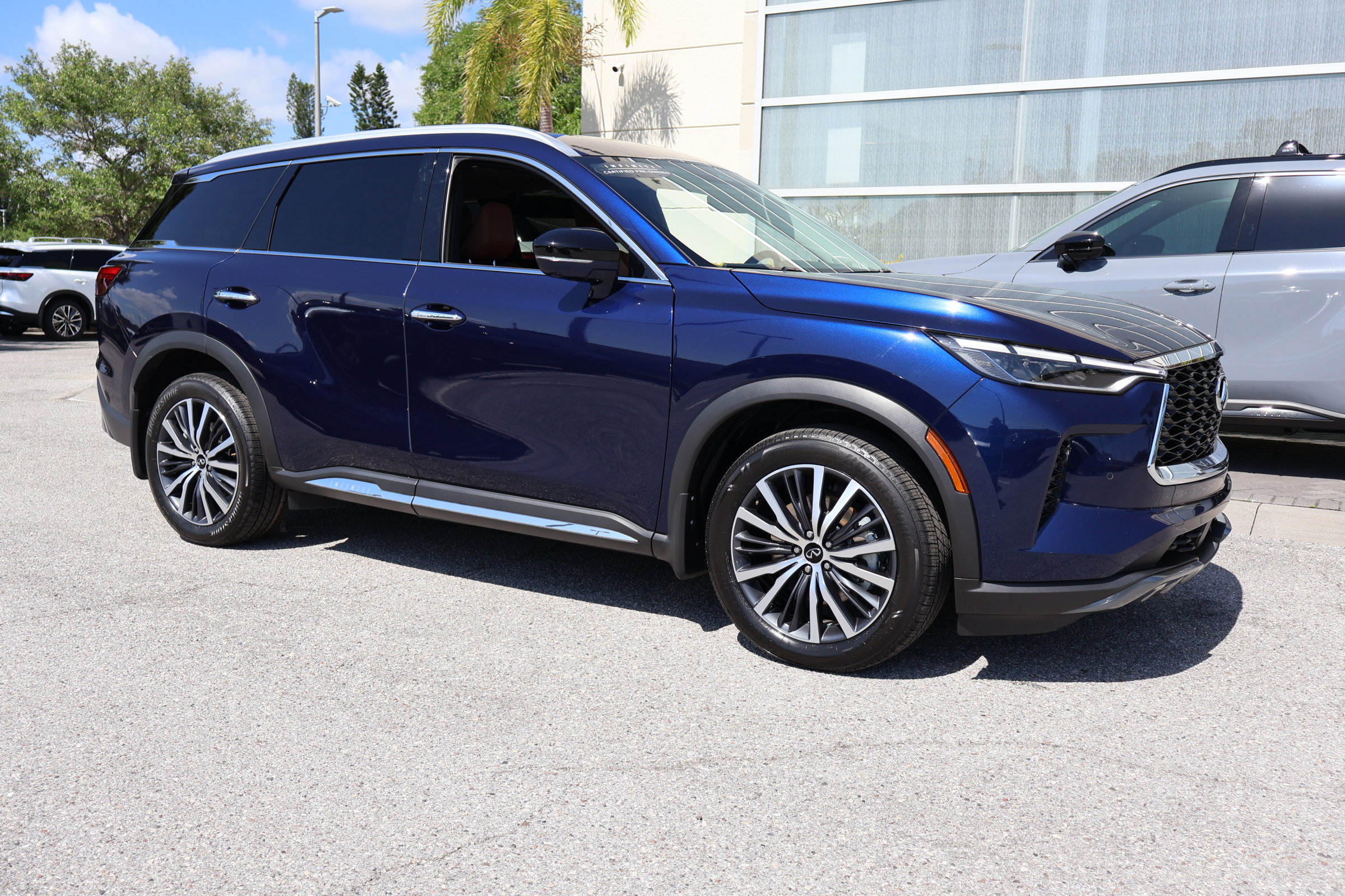 Certified 2023 INFINITI QX60 Sensory w/ Cargo Package AWD/4WD image 11
