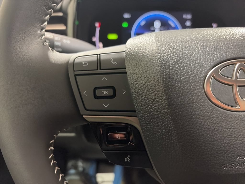 Used 2026 Toyota Camry SE FWD image 24