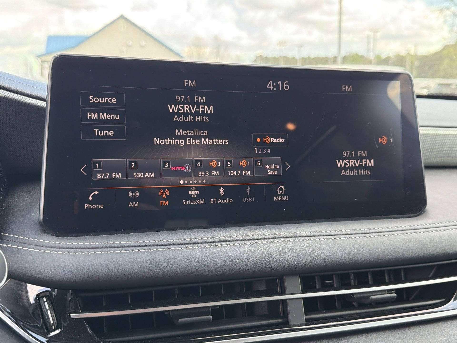 Used 2023 INFINITI QX60 Luxe w/ Performance Audio Package image 6