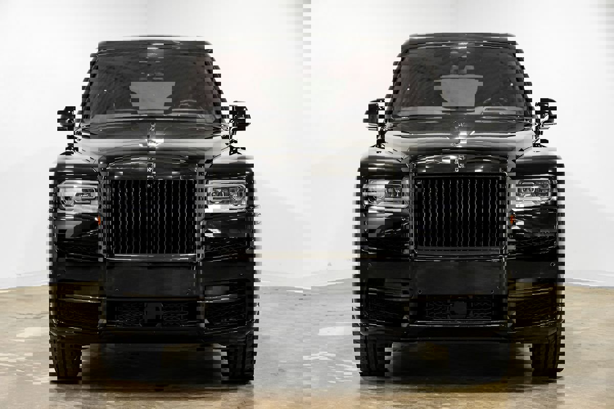 Used 2022 Rolls-Royce Cullinan Black Badge w/ Dark Exterior Package image 5
