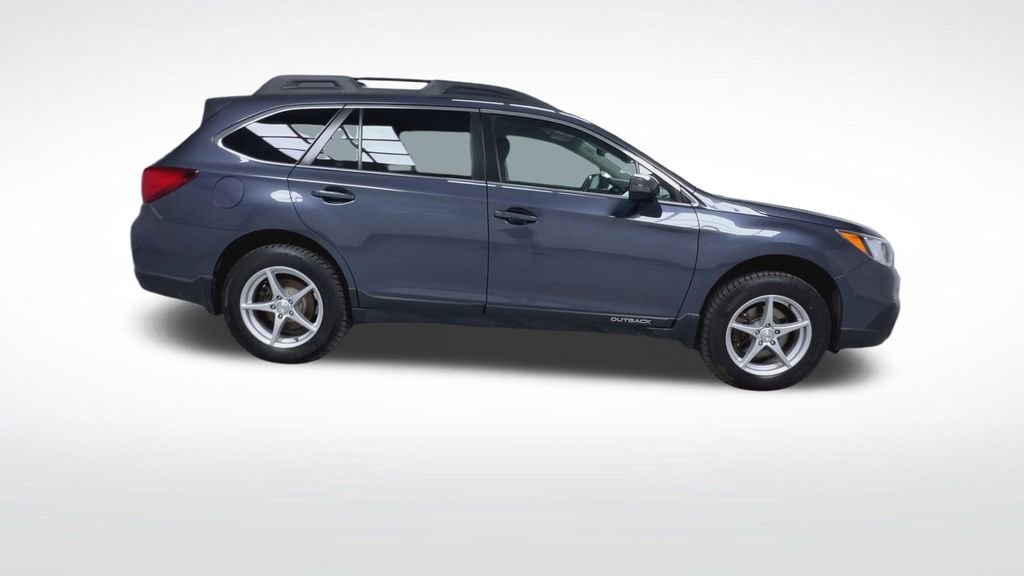 Used 2017 Subaru Outback 2.5i Premium image 2