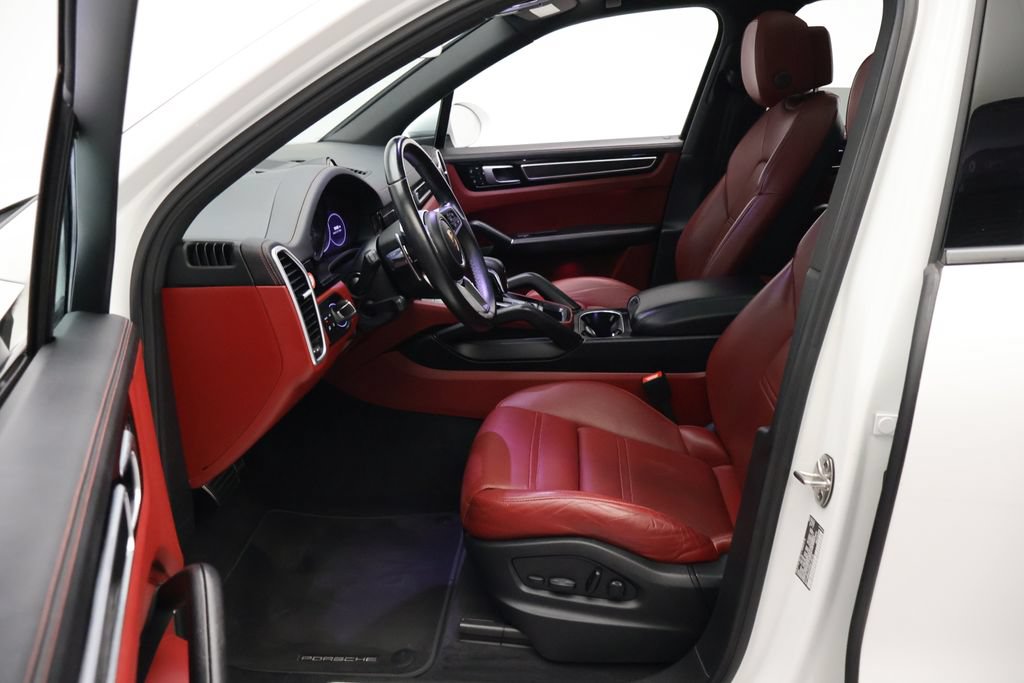 Certified 2023 Porsche Cayenne S AWD/4WD image 14