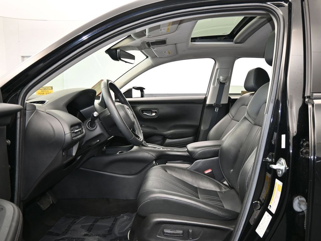 Used 2023 Honda HR-V EX-L image 12