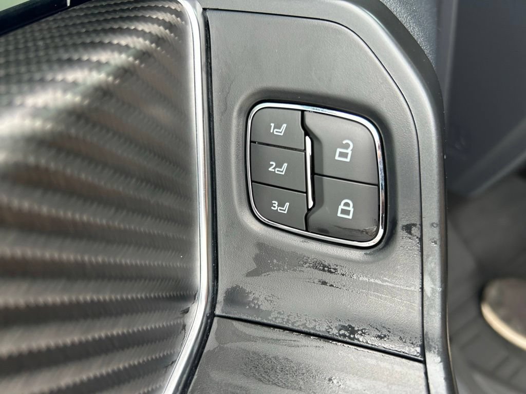 Used 2025 Ford F150 Raptor AWD/4WD image 15
