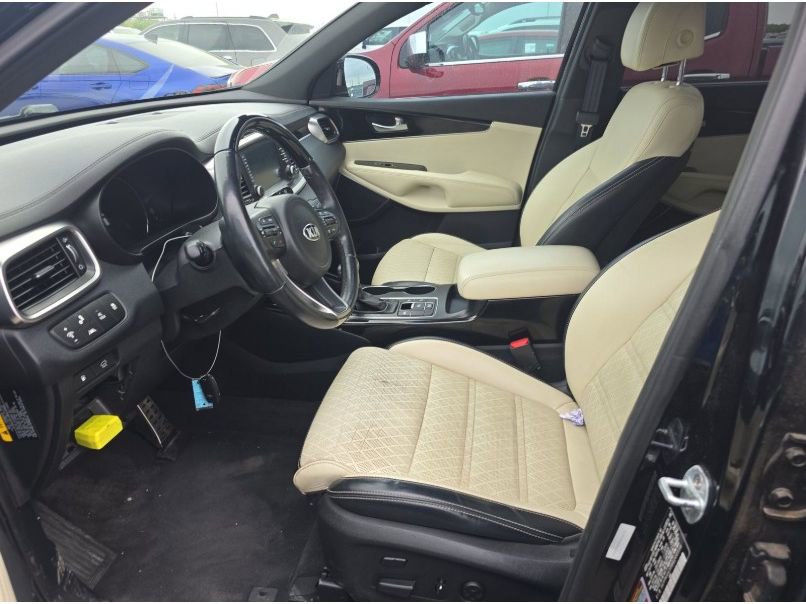 Used 2017 Kia Sorento SX image 11
