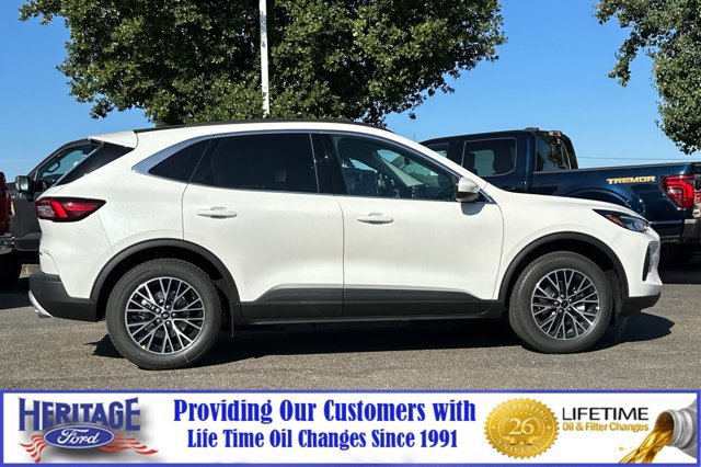 New 2025 Ford Escape SE w/ Class II Trailer Tow Package image 3