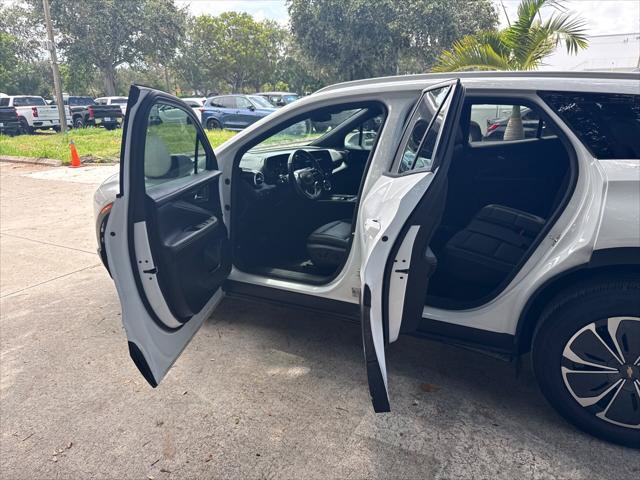 Used 2025 Chevrolet Blazer EV LT AWD/4WD image 13
