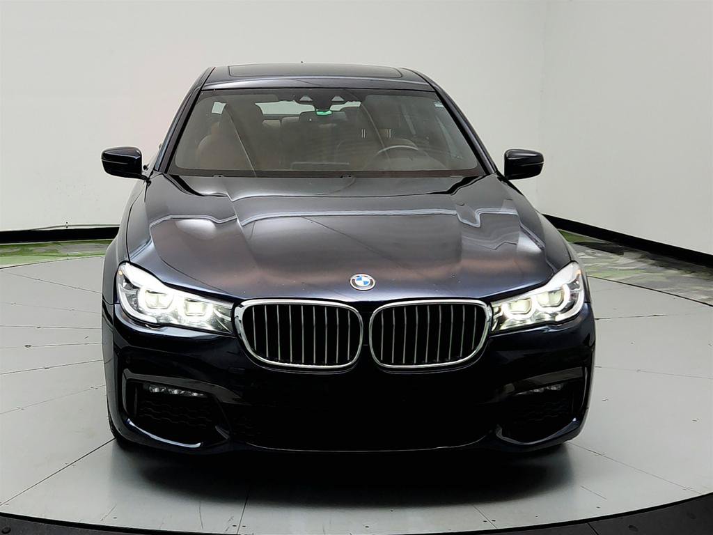 Used 2018 BMW 740i RWD image 2