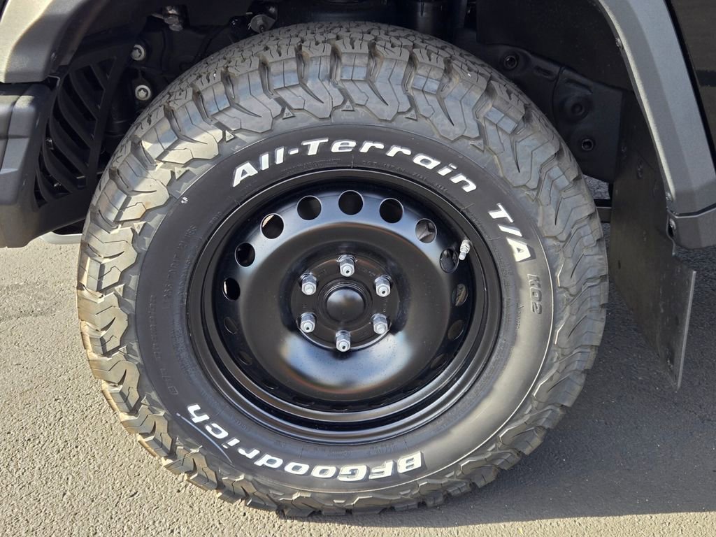 New 2025 INEOS Grenadier Base image 9