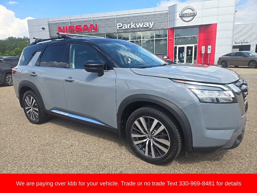 Used 2022 Nissan Pathfinder Platinum AWD/4WD image 2