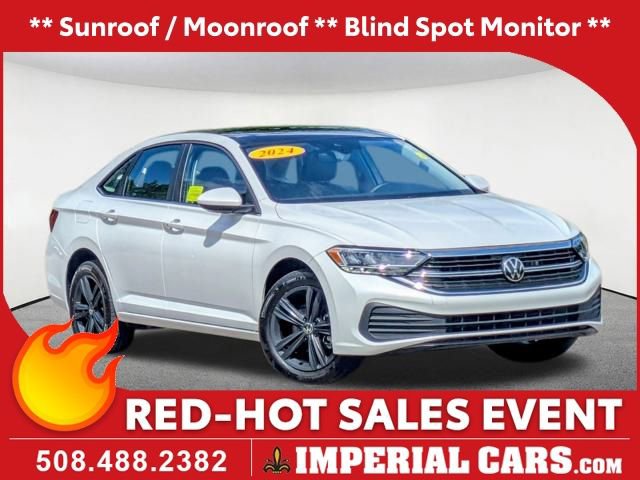Used 2024 Volkswagen Jetta SE w/ Panoramic Sunroof Package