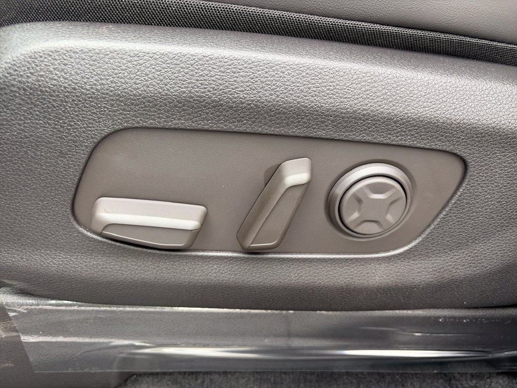 New 2027 Kia Carnival FWD image 14