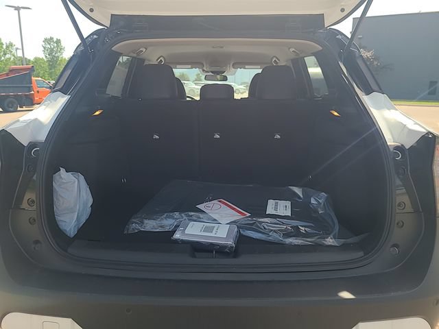New 2026 Nissan Kicks SR w/ Cold Weather Package AWD/4WD image 28
