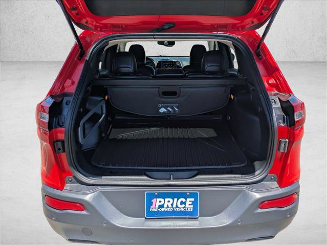 Used 2017 Jeep Cherokee High Altitude AWD/4WD image 6